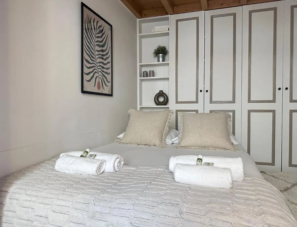 511 - Le Marais - Lovely Duplex Parigi 0*,